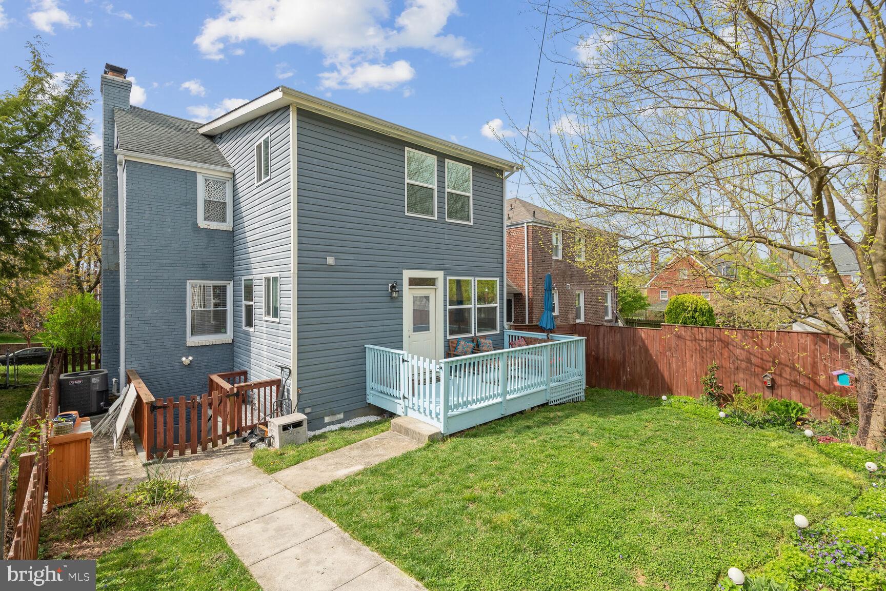 1247 Underwood St NW