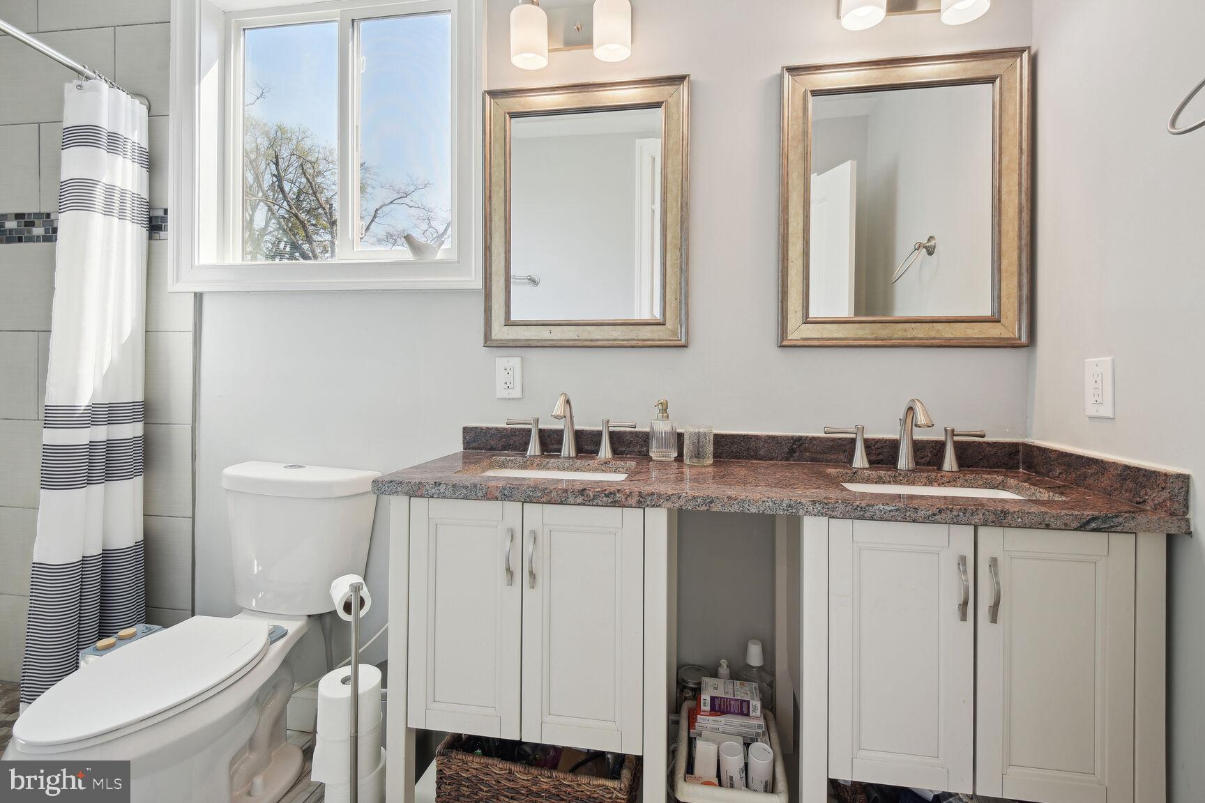 1247 Underwood St NW