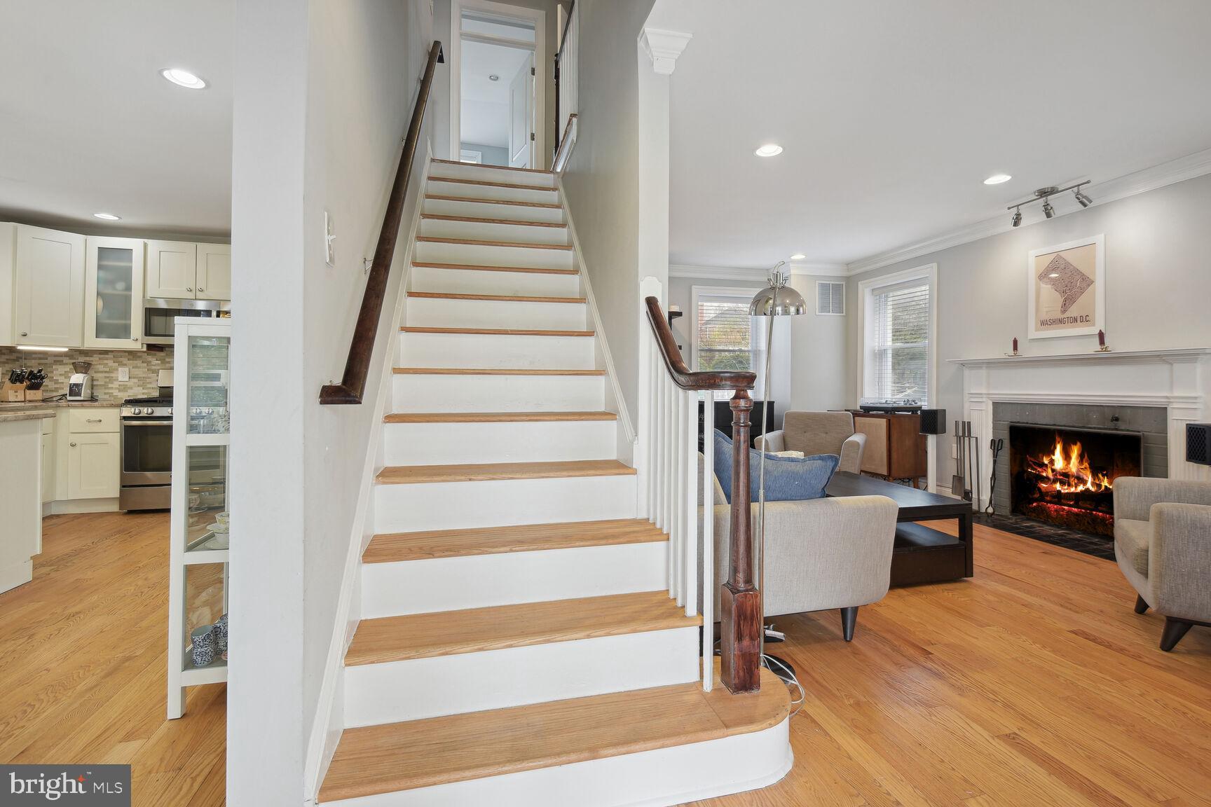 1247 Underwood St NW