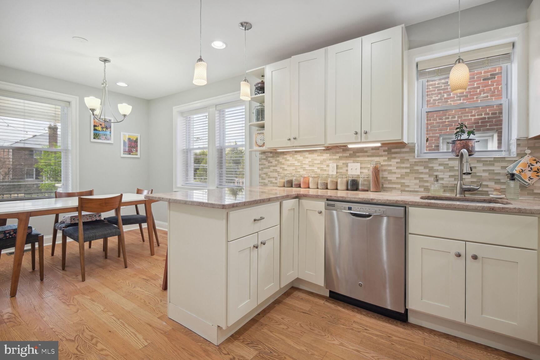 1247 Underwood St NW