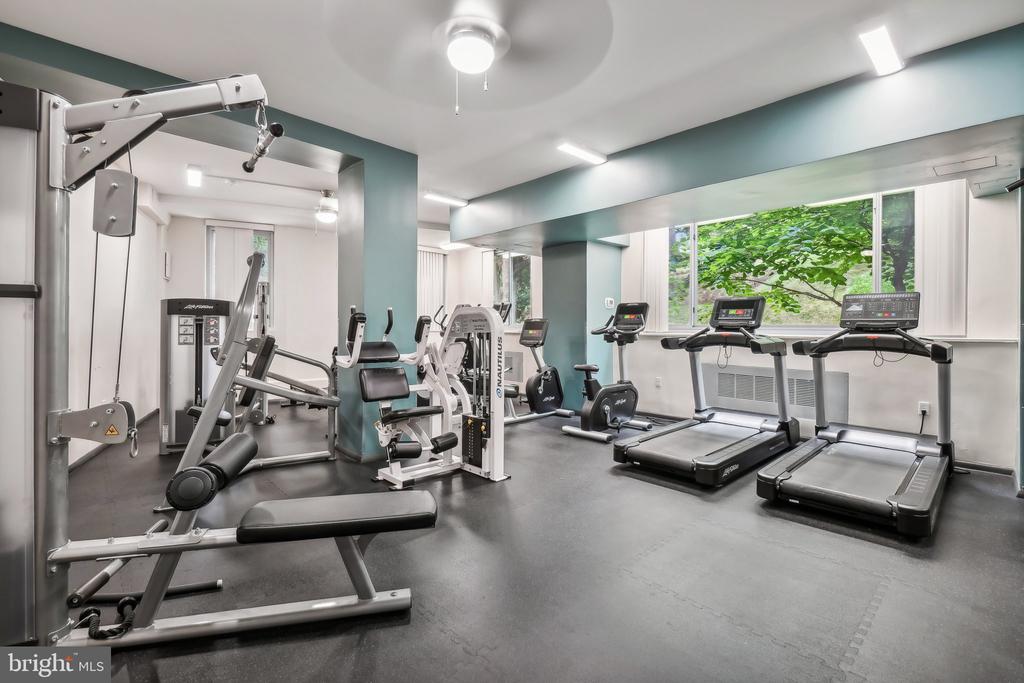 4200 Cathedral Ave NW #604