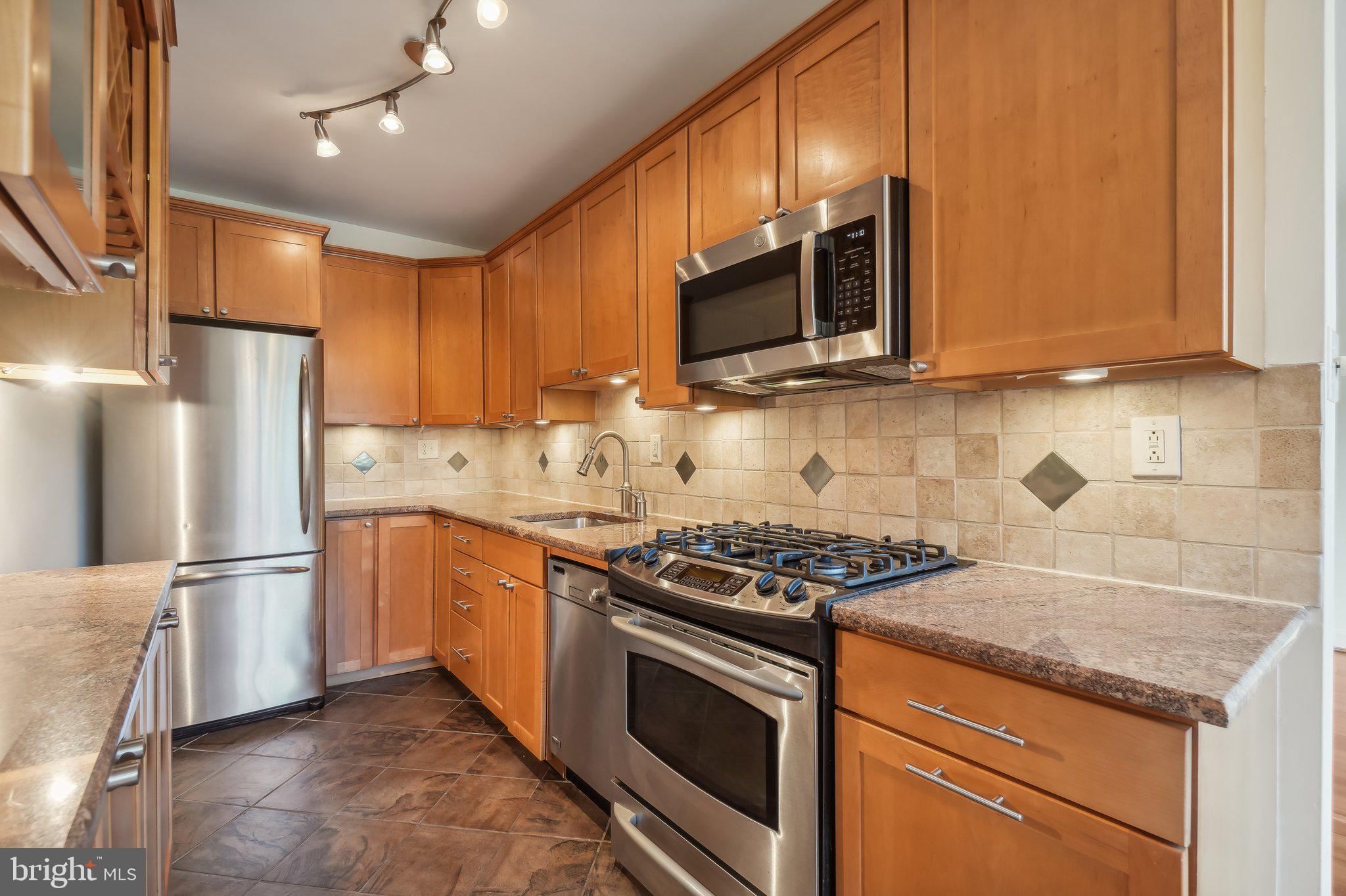 4200 Cathedral Ave NW #604