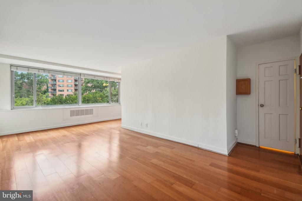 4200 Cathedral Ave NW #604