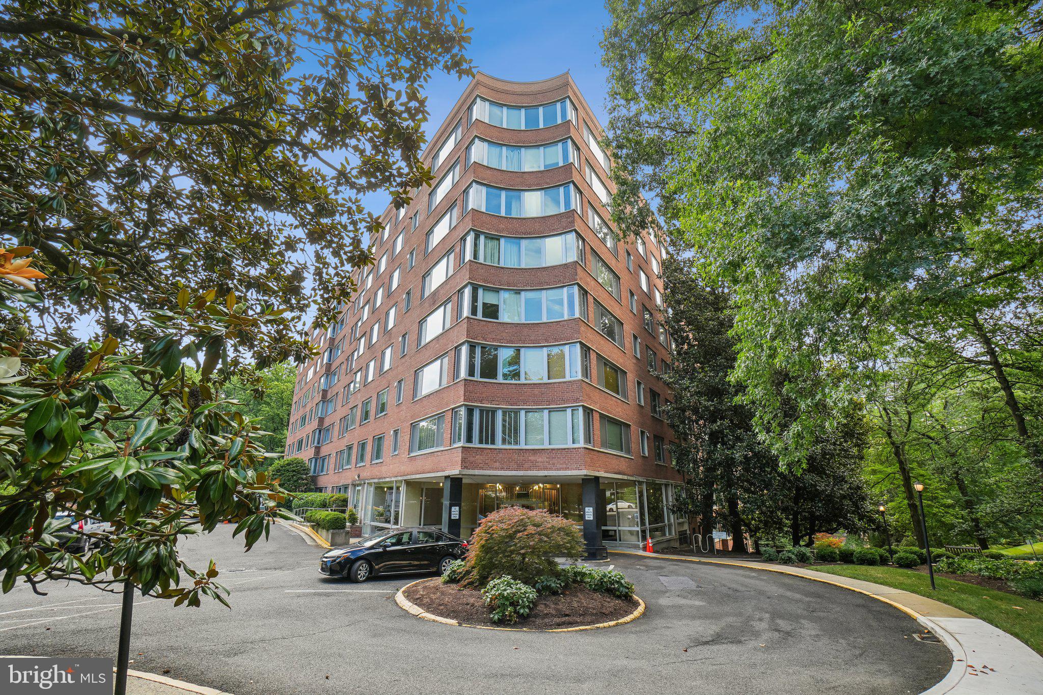 4200 Cathedral Ave NW #604