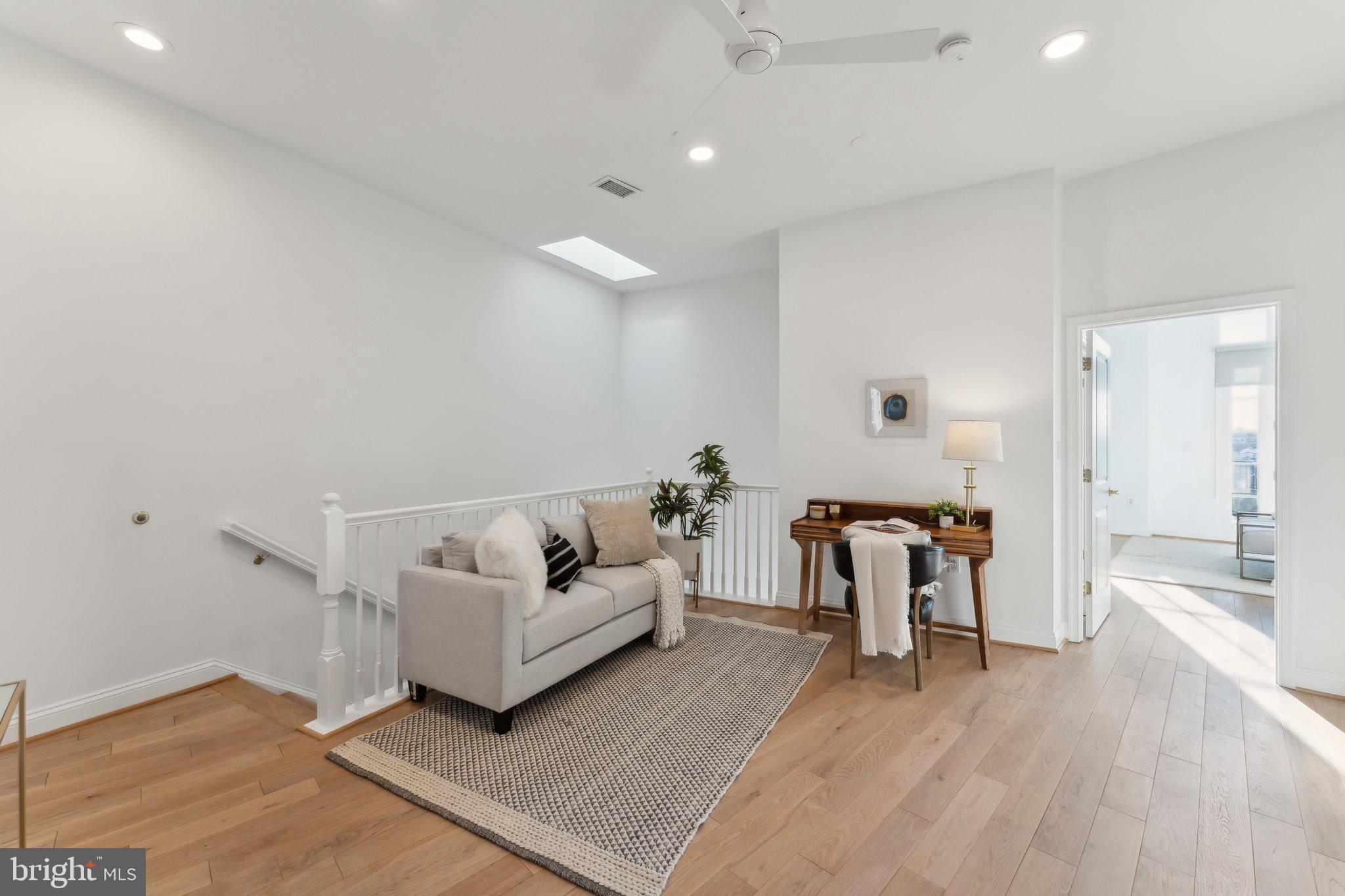 2200 17th St NW #210