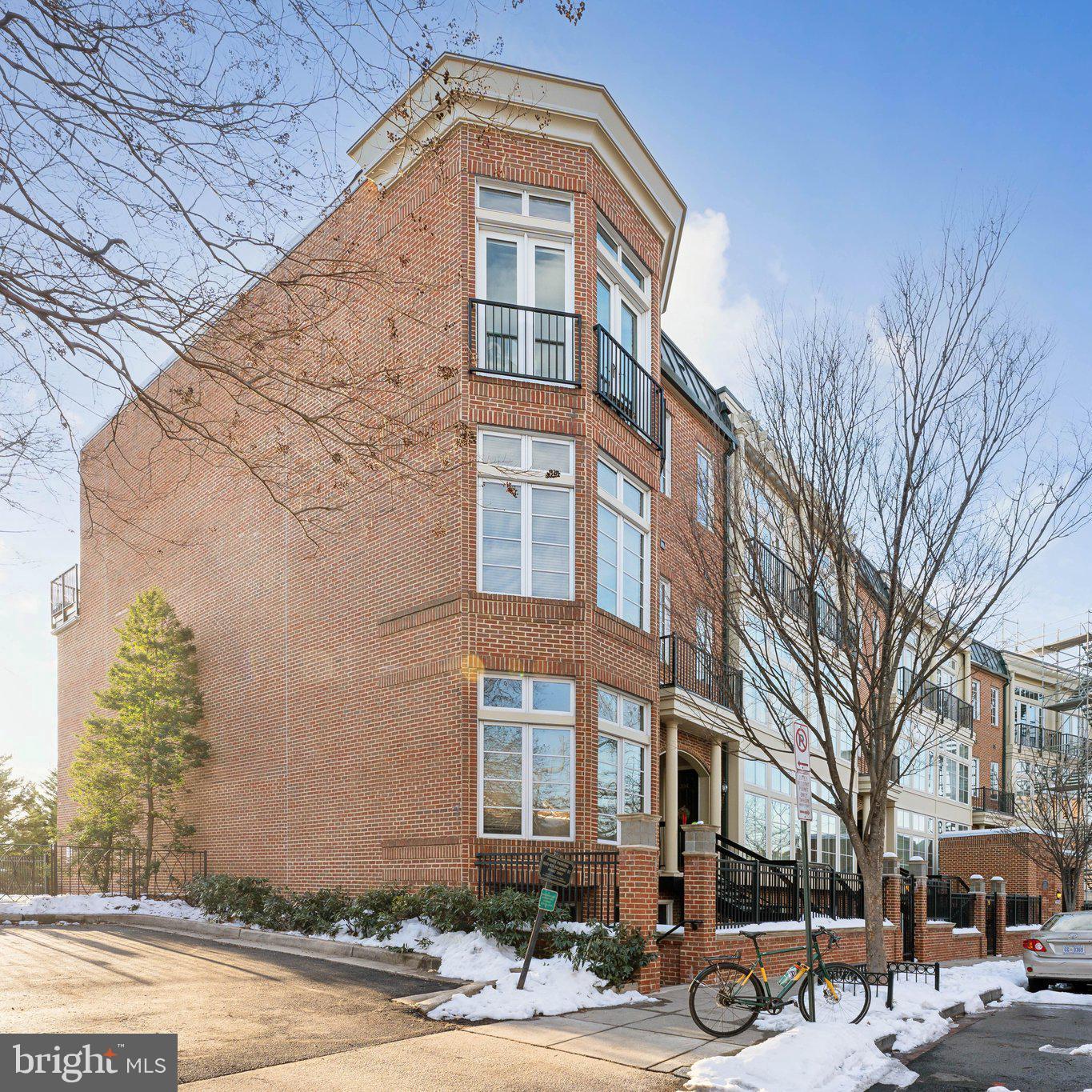 2200 17th St NW #210