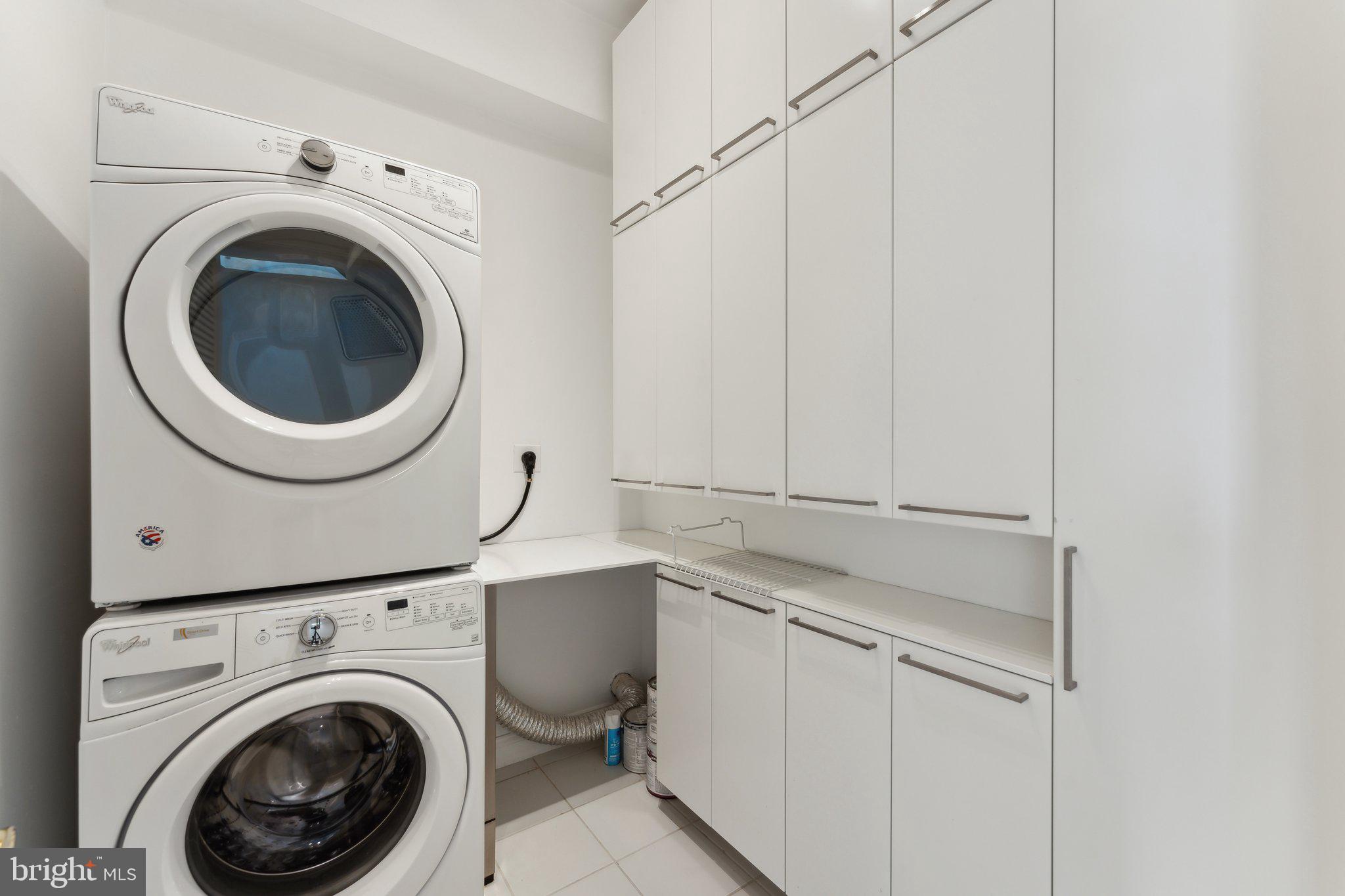 2200 17th St NW #210