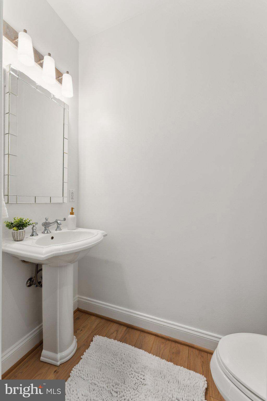 2200 17th St NW #210