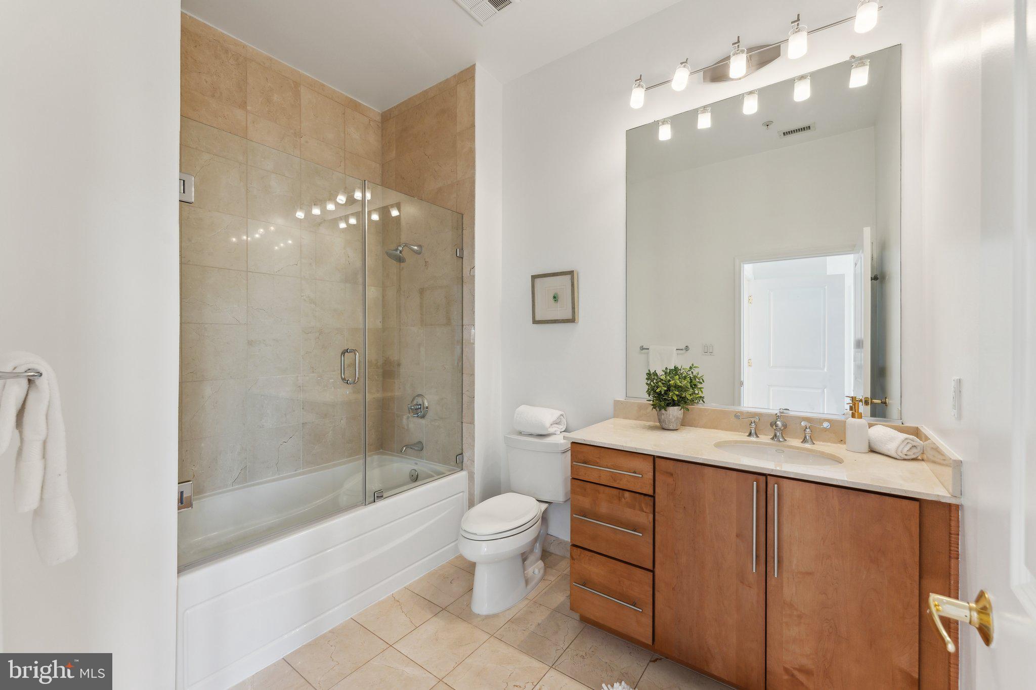 2200 17th St NW #210