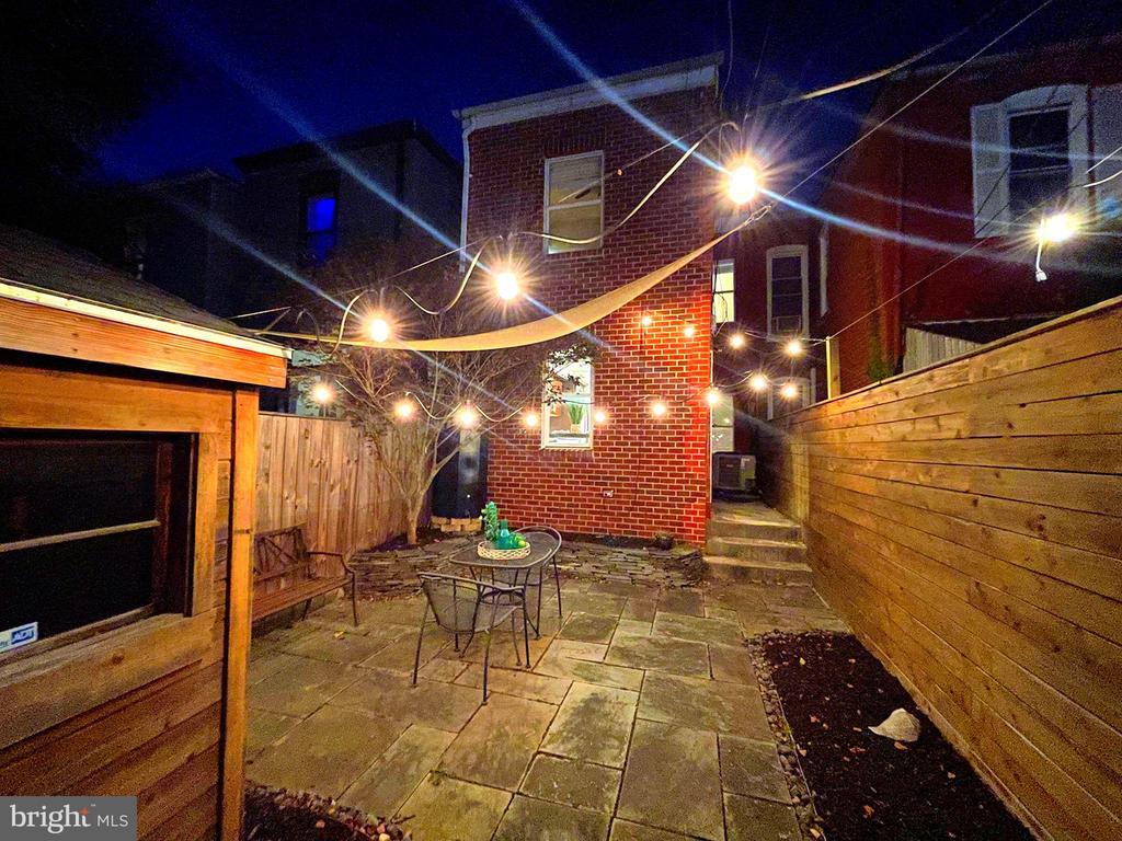 1233 I St NE