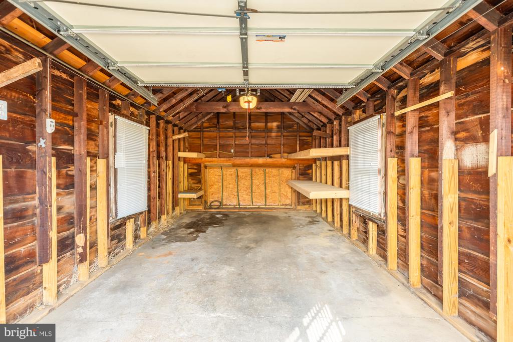 811 Dogwood St NW