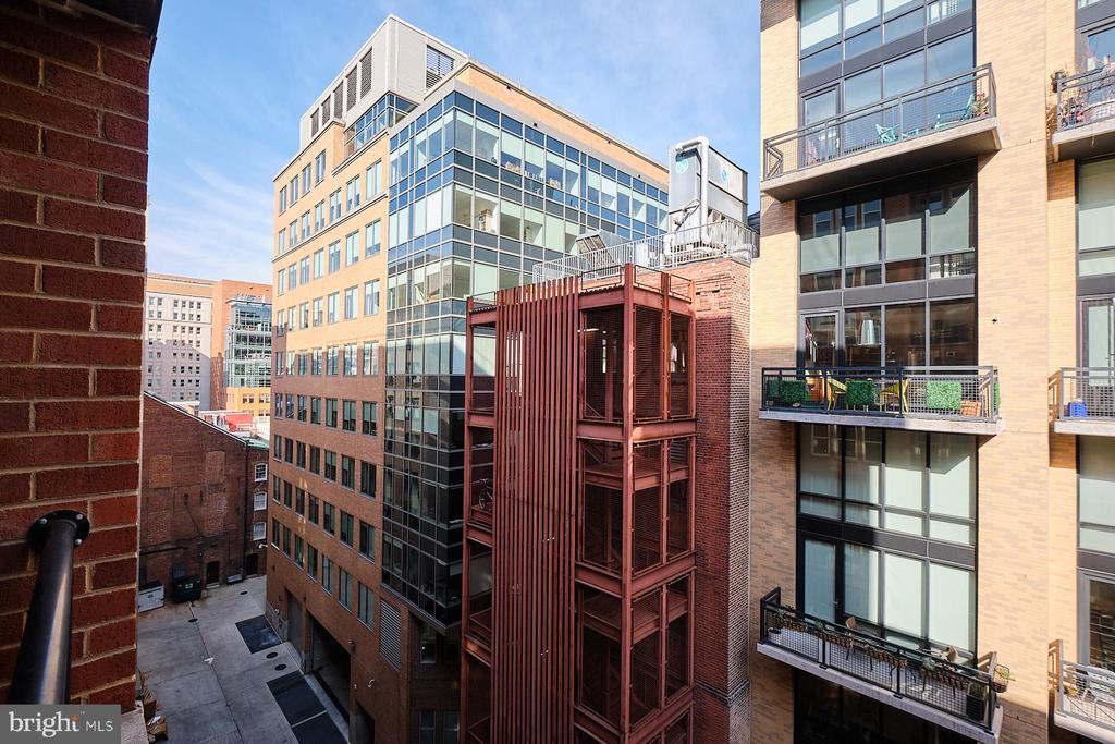 915 E St NW #909