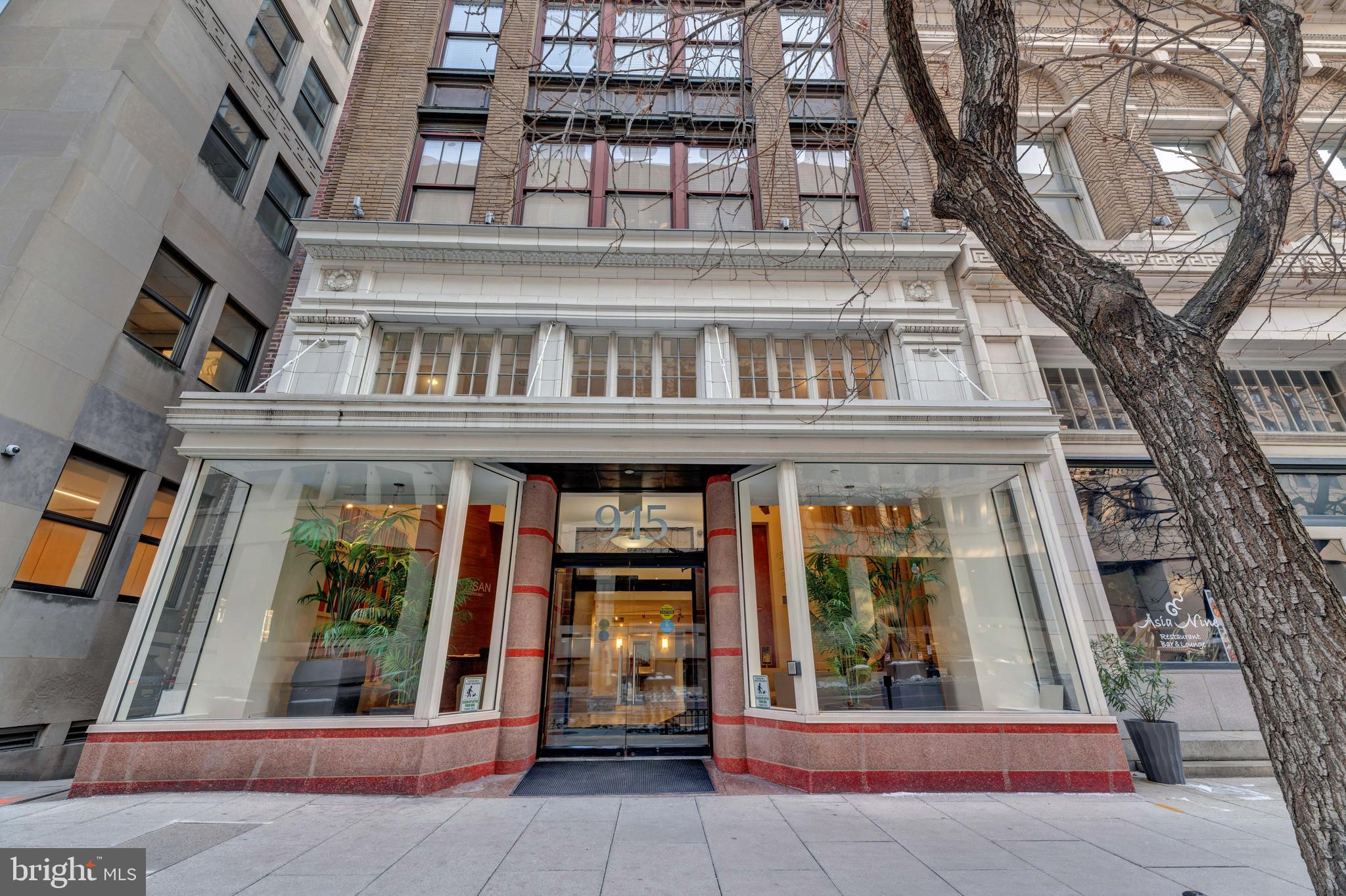 915 E St NW #909