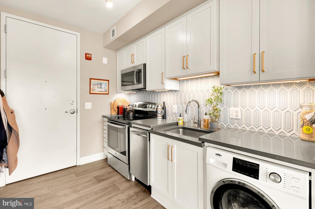 3205 GEORGIA AVE NW #301