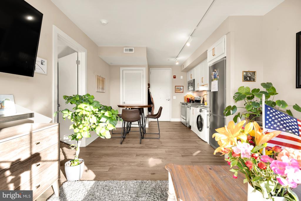 3205 GEORGIA AVE NW #301
