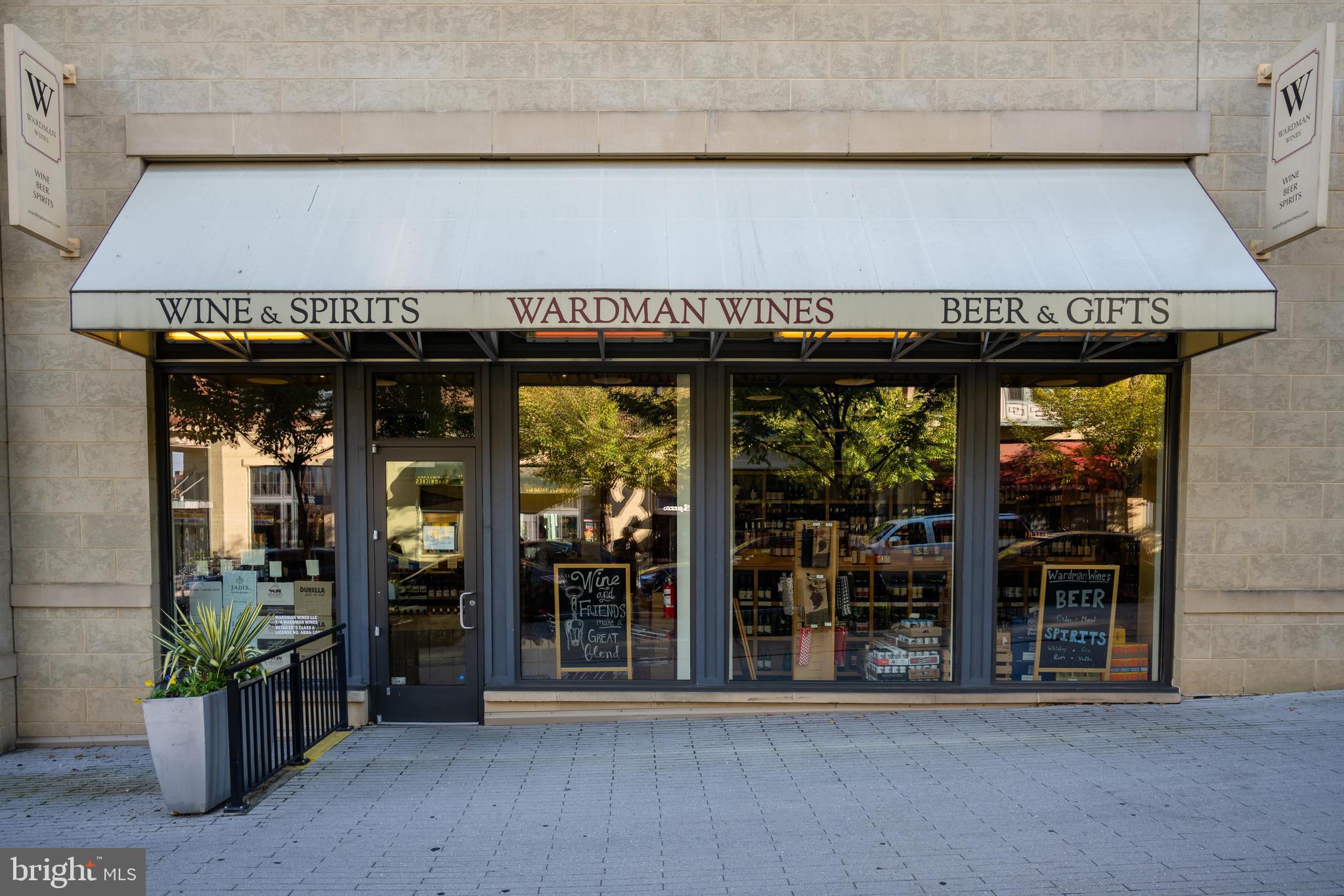 517 Montana Ave NE #6