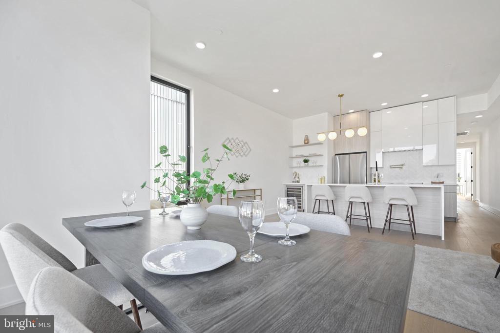 517 Montana Ave NE #6
