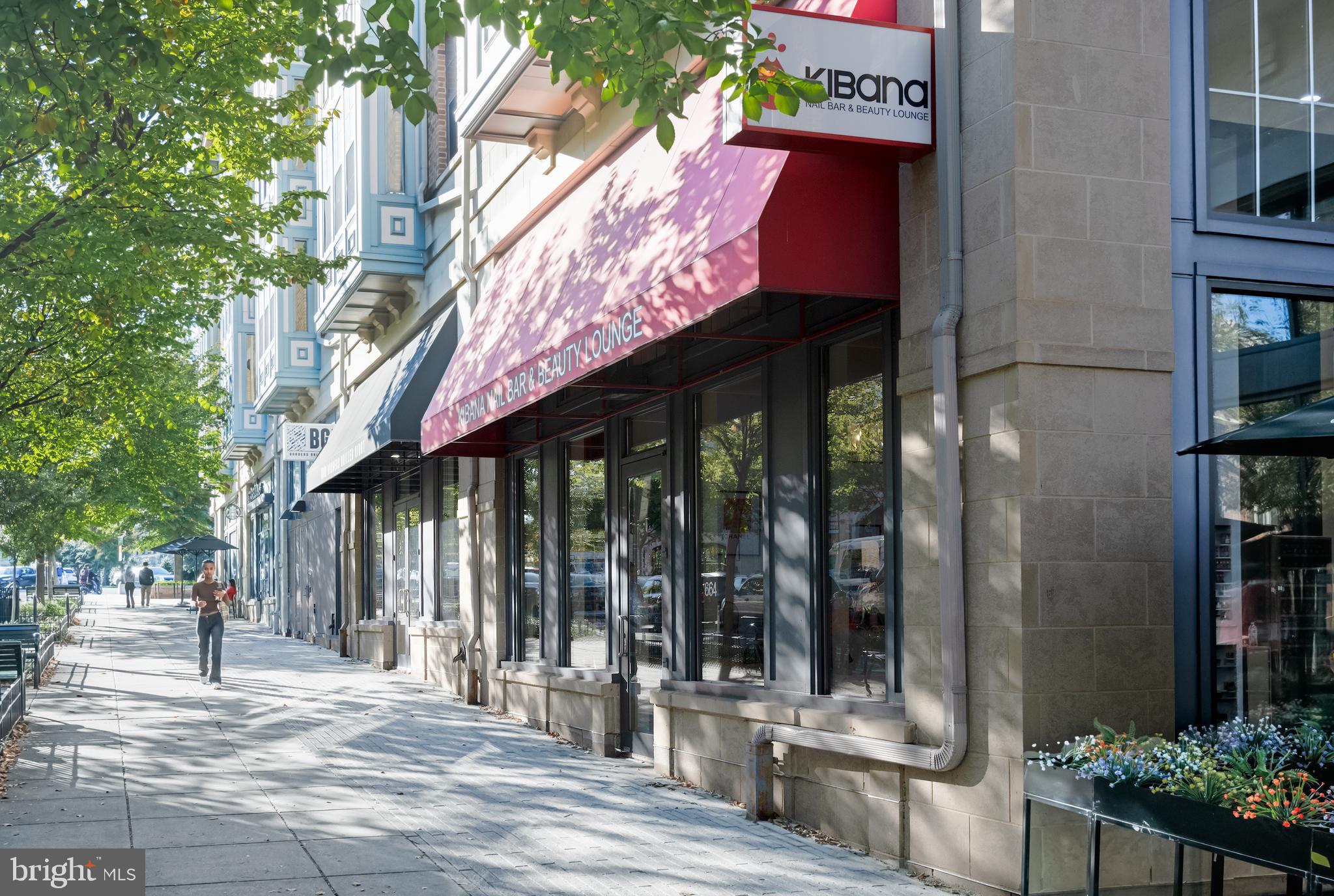 517 Montana Ave NE #6