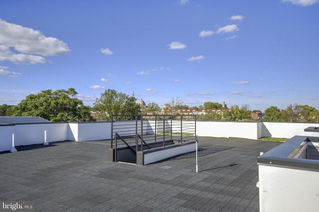 517 Montana Ave NE #6