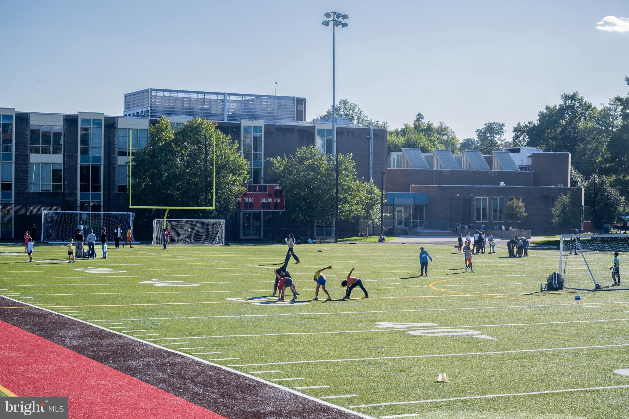 517 Montana Ave NE #6