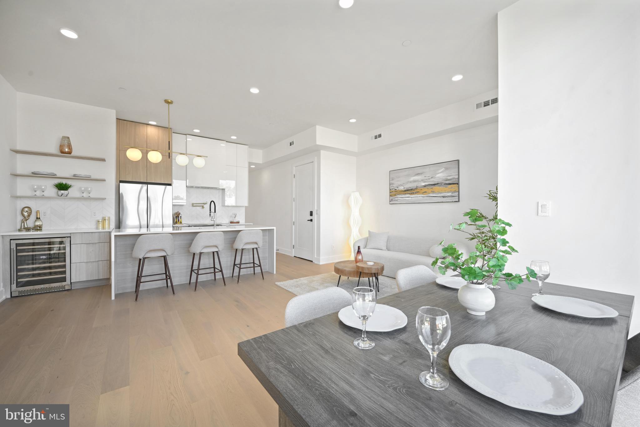 517 Montana Ave NE #6