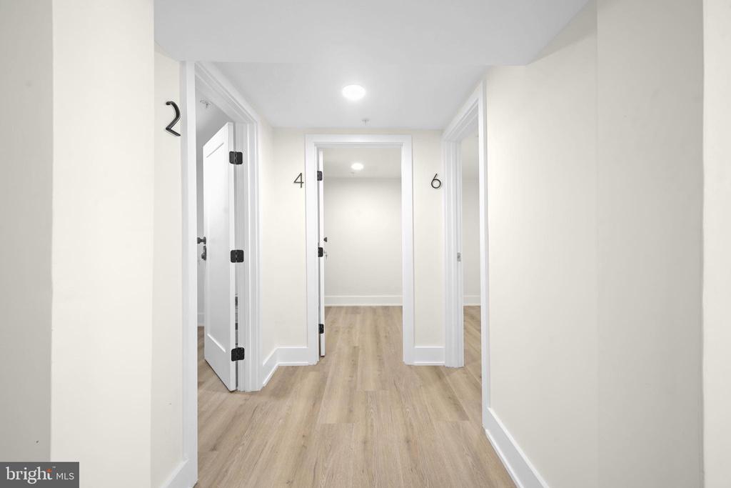 517 Montana Ave NE #6