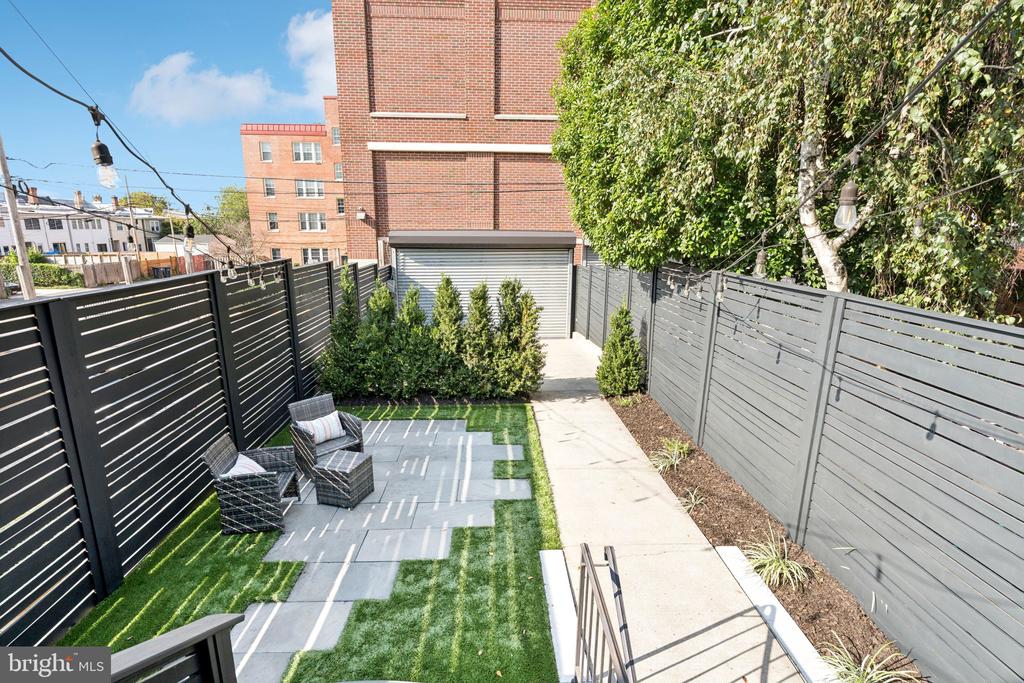 929 QUINCY STREET NW