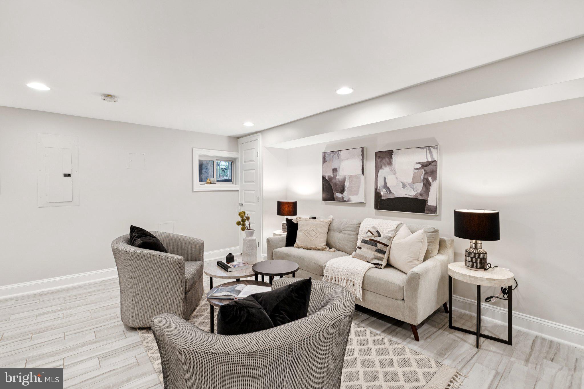 929 QUINCY STREET NW