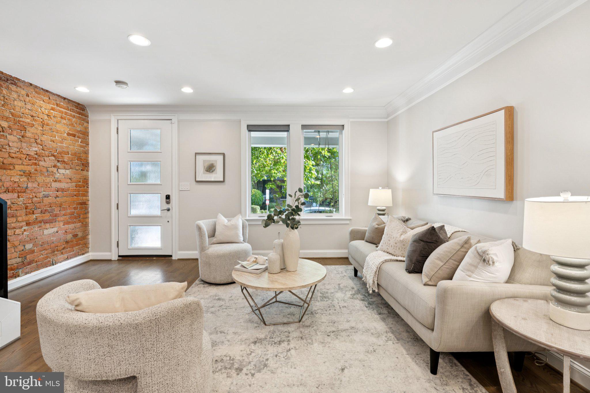 929 QUINCY STREET NW