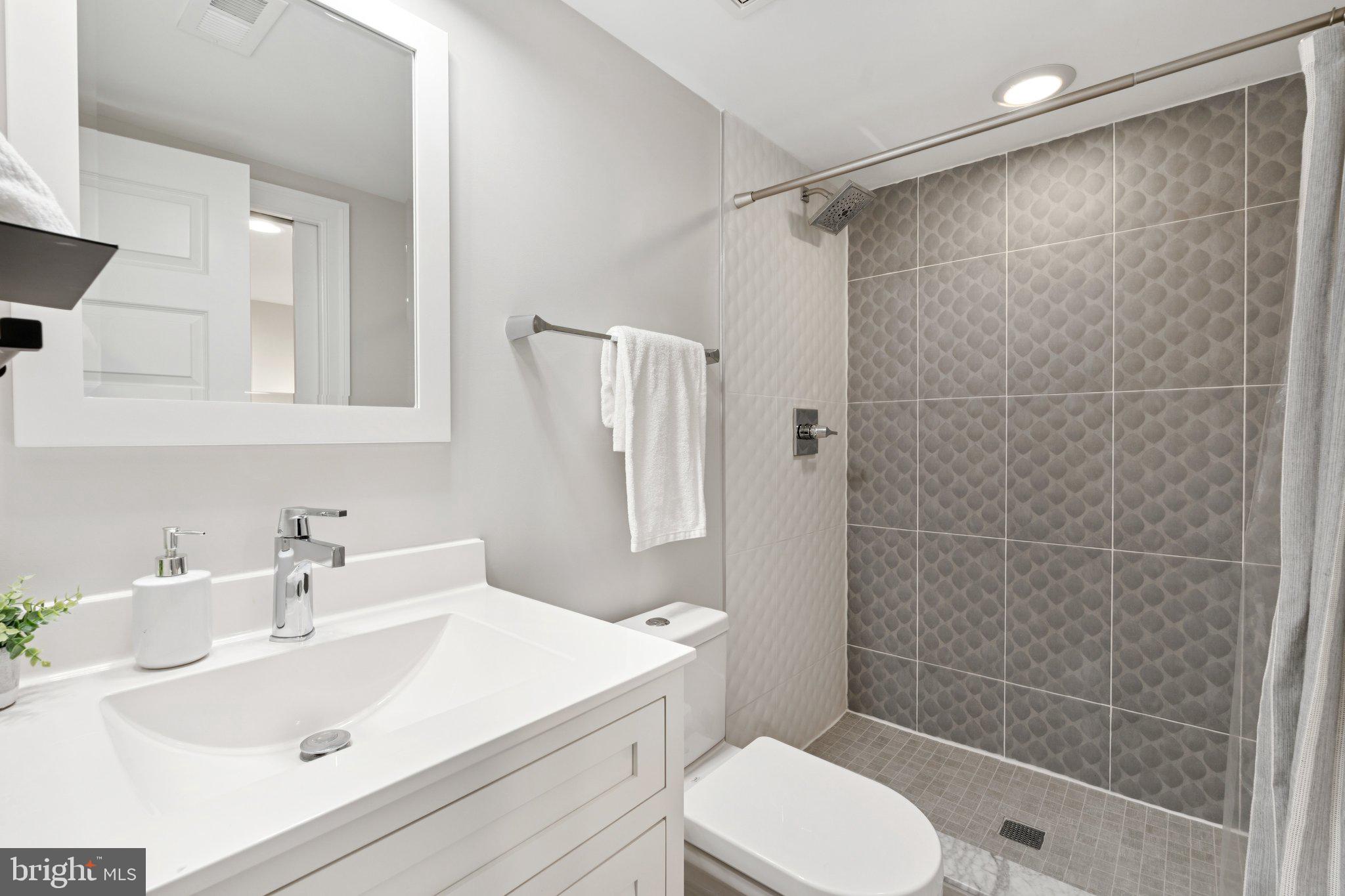 929 QUINCY STREET NW