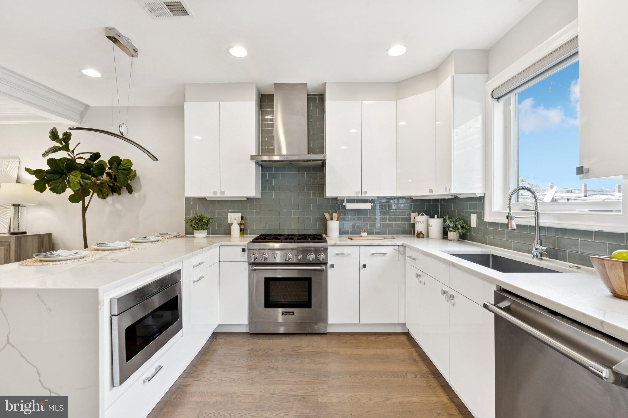 929 QUINCY STREET NW