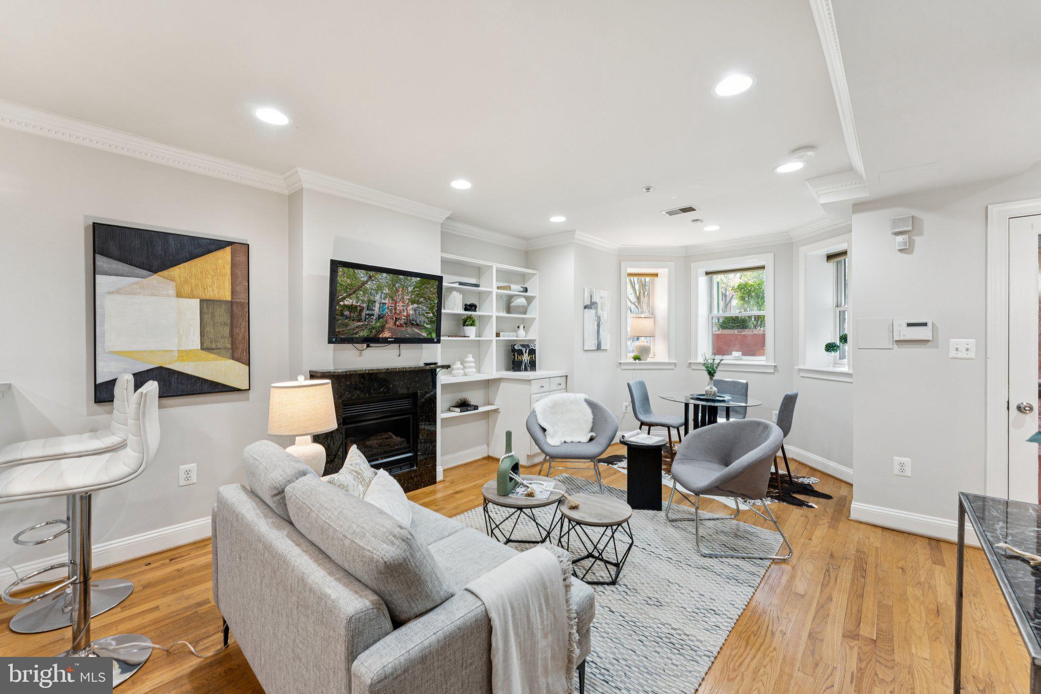 806 MARYLAND AVENUE NE 1