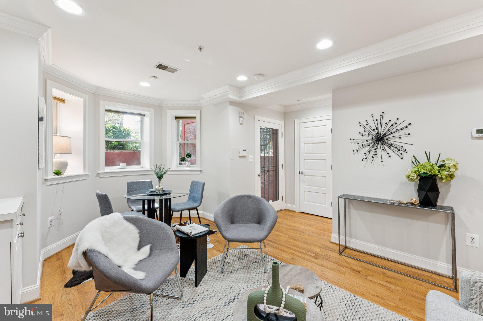 806 MARYLAND AVENUE NE 1