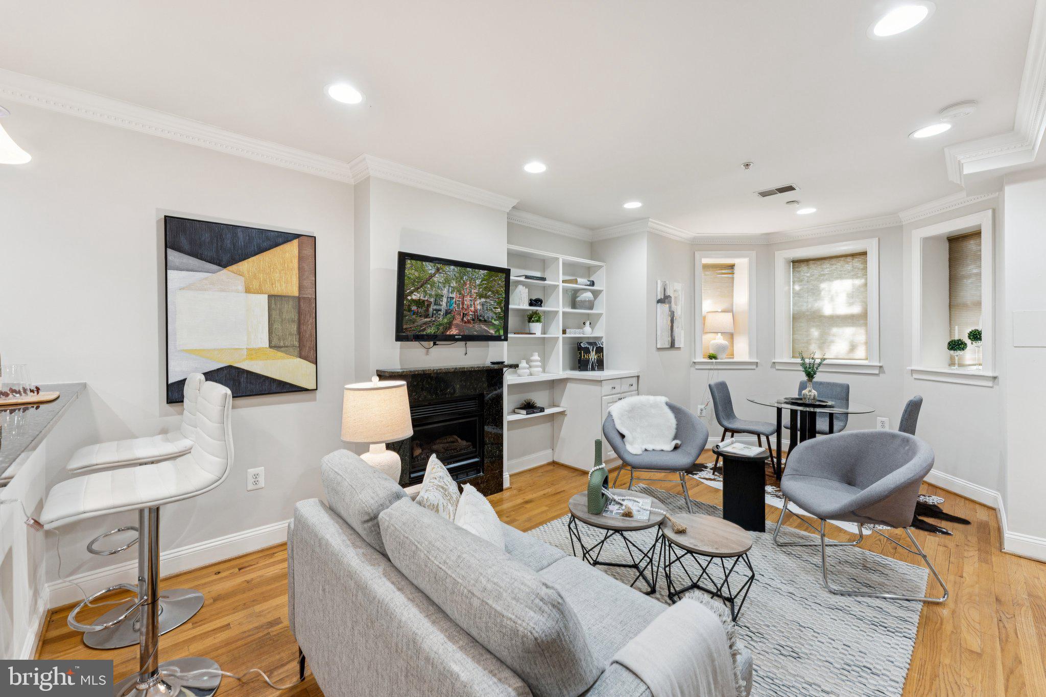 806 MARYLAND AVENUE NE 1