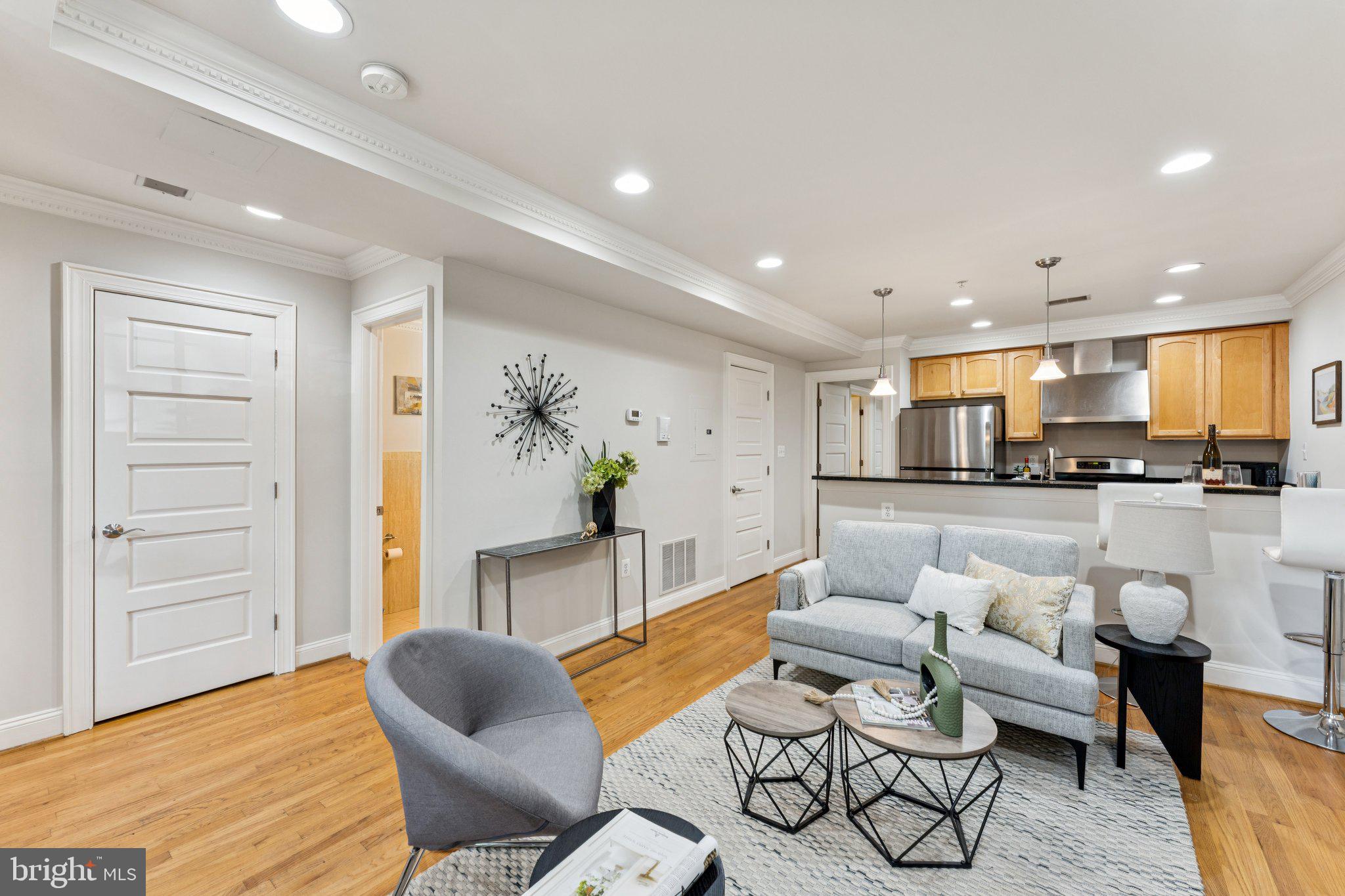 806 MARYLAND AVENUE NE 1