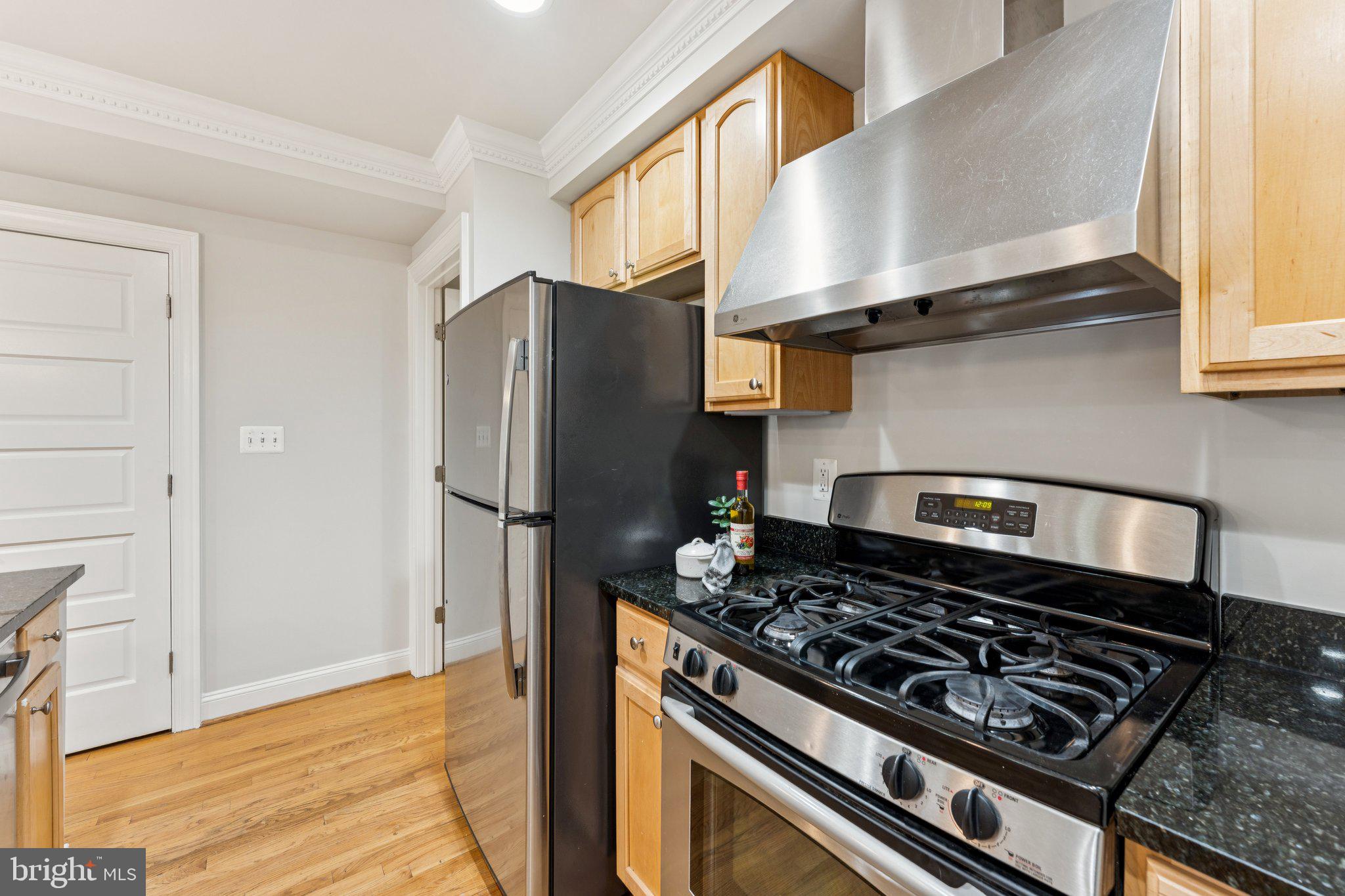 806 MARYLAND AVENUE NE 1