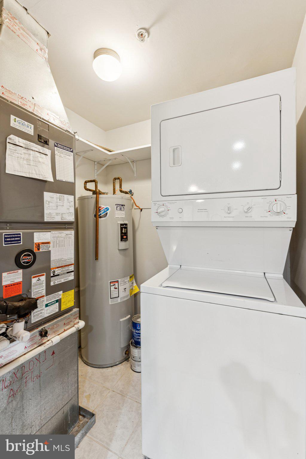 806 MARYLAND AVENUE NE 1