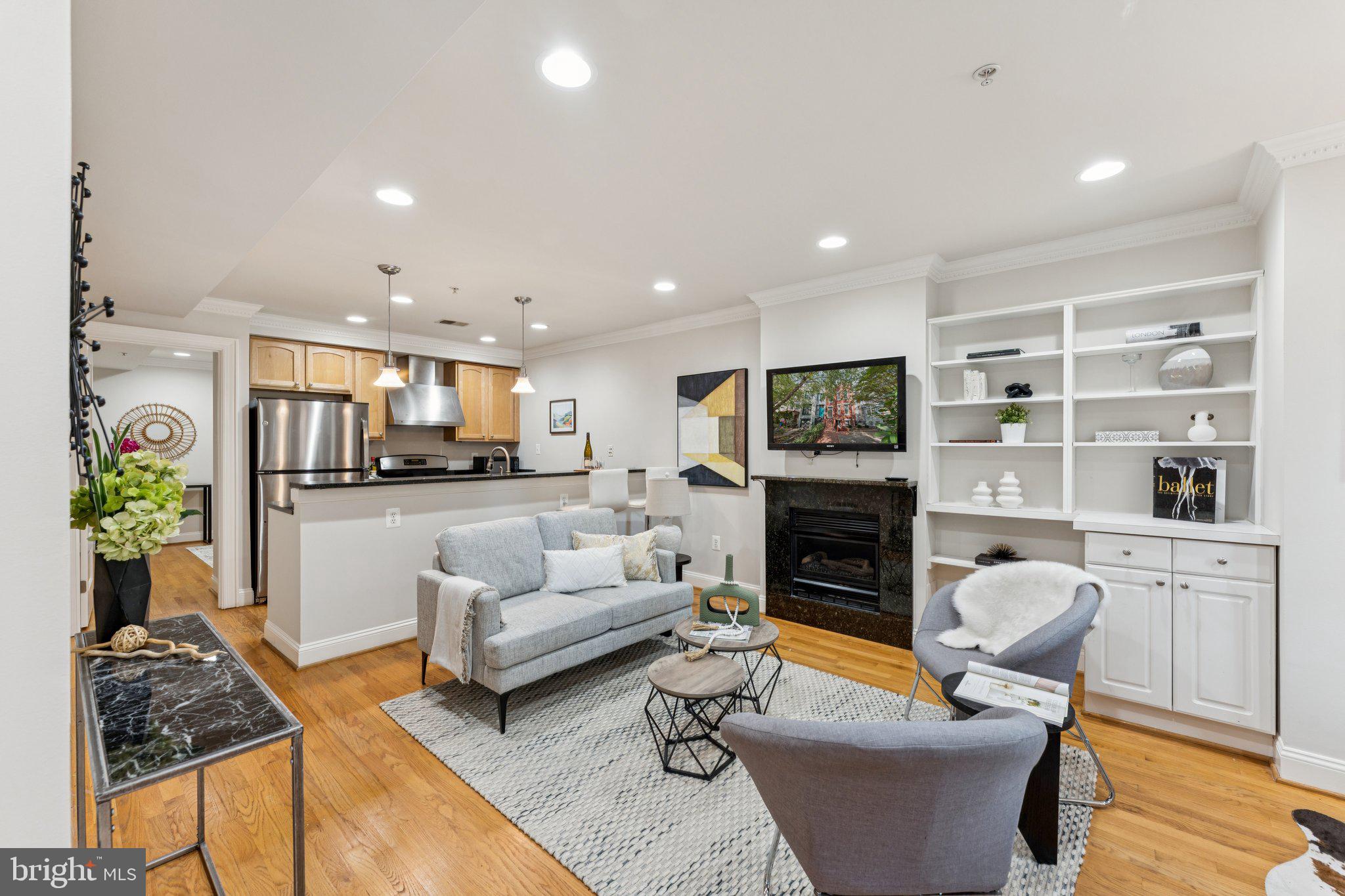 806 MARYLAND AVENUE NE 1