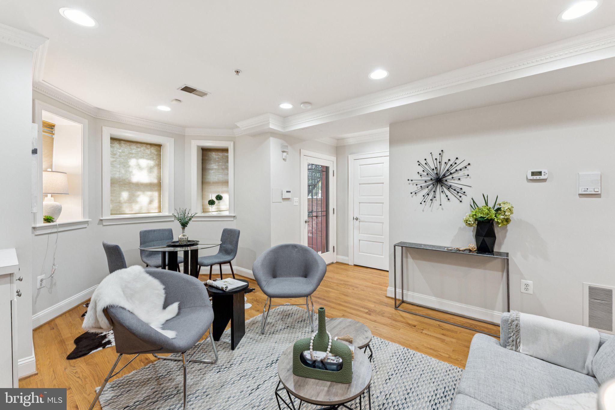 806 MARYLAND AVENUE NE 1