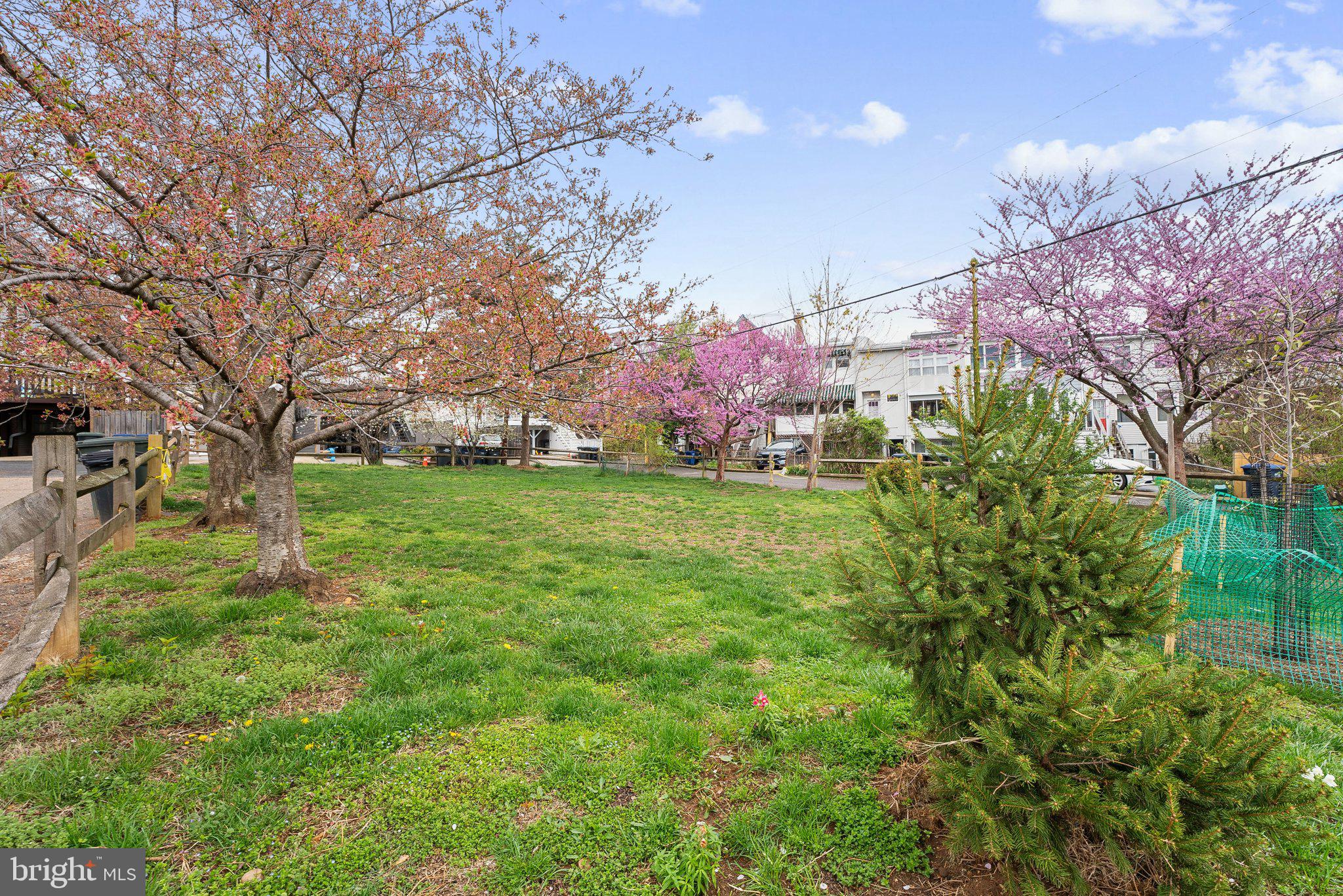 3811 BENTON STREET NW