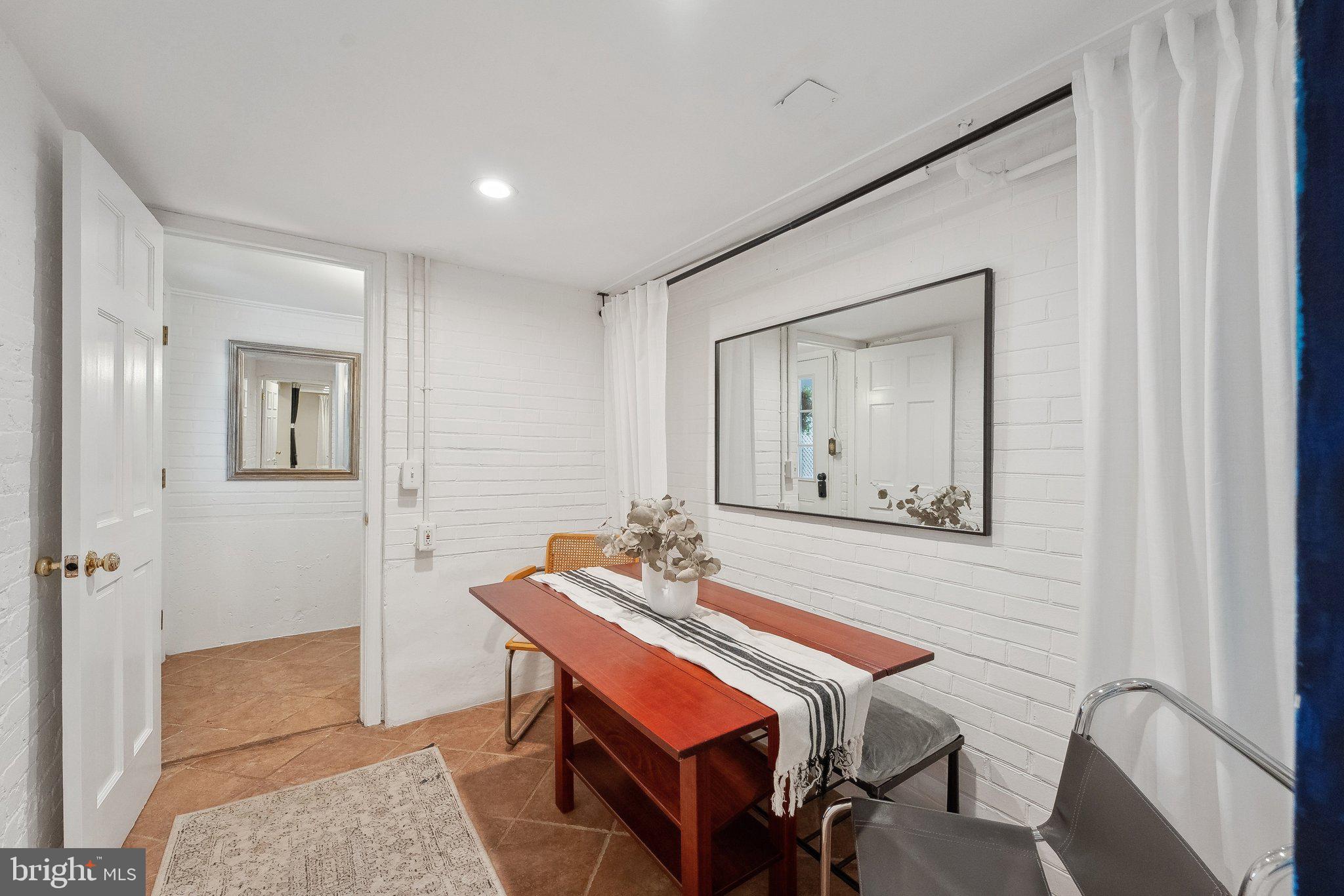 3811 BENTON STREET NW