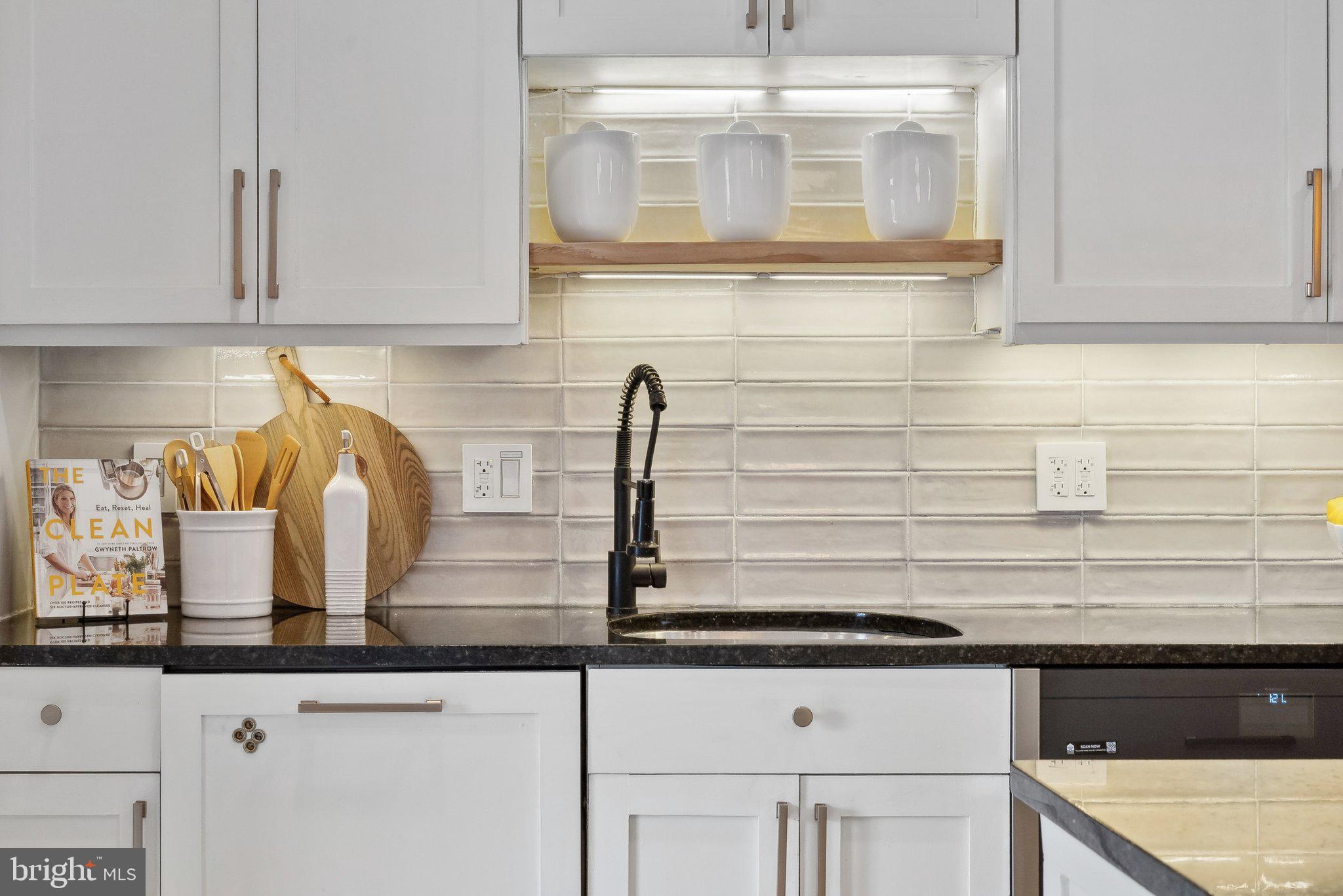 3811 BENTON STREET NW