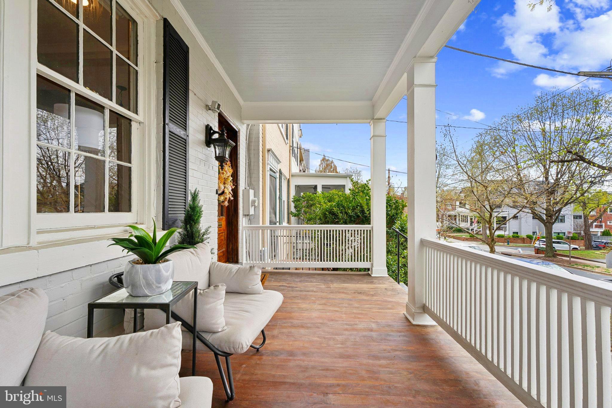 3811 BENTON STREET NW