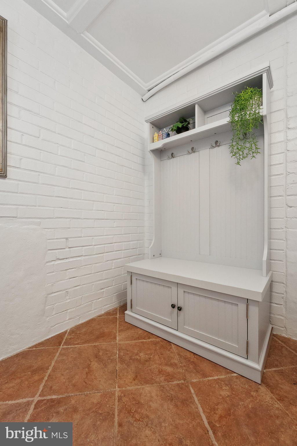 3811 BENTON STREET NW