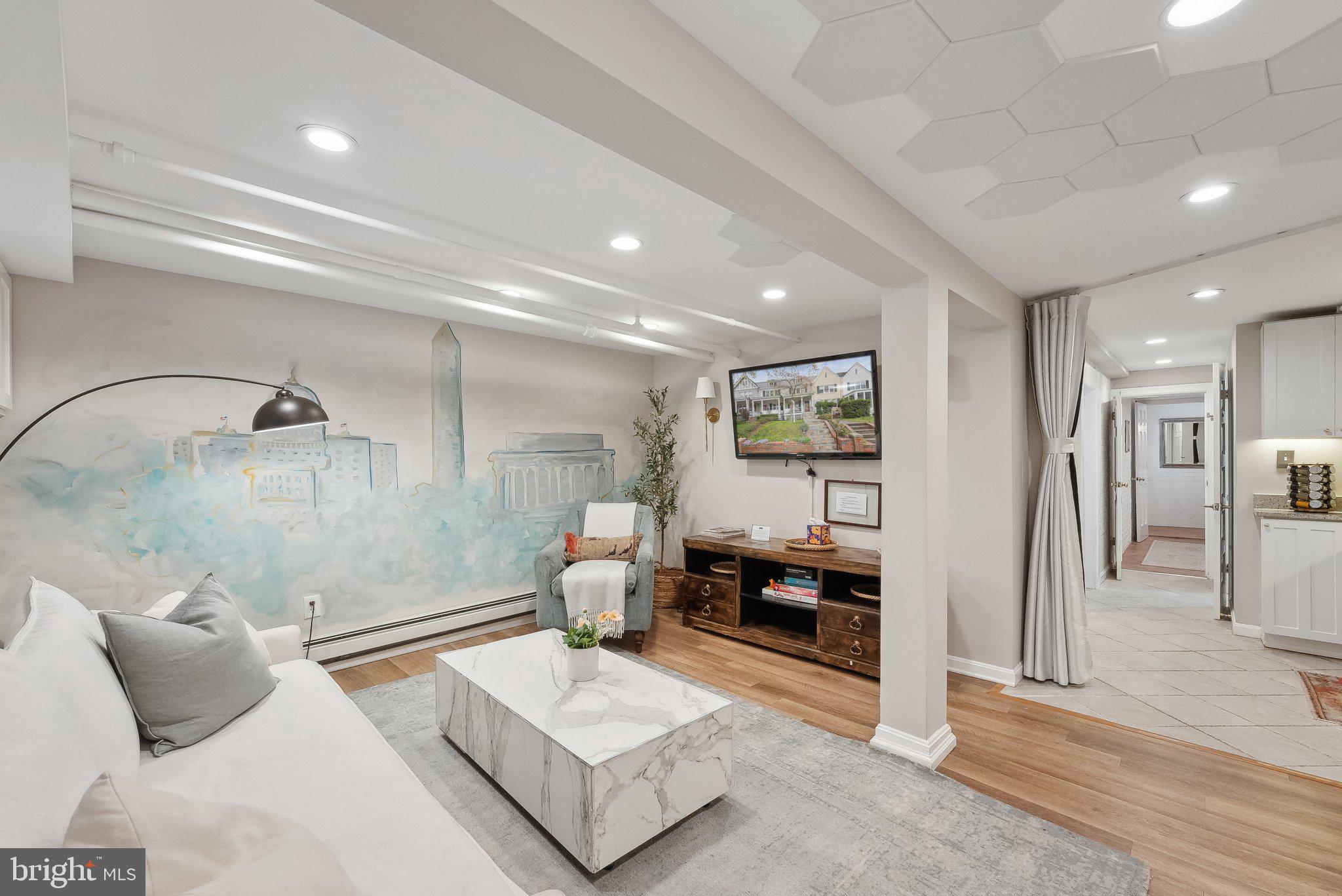 3811 BENTON STREET NW