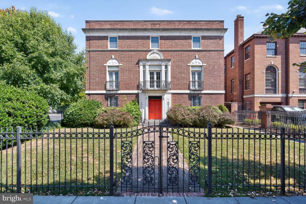 2539 MASSACHUSETTS AVENUE NW