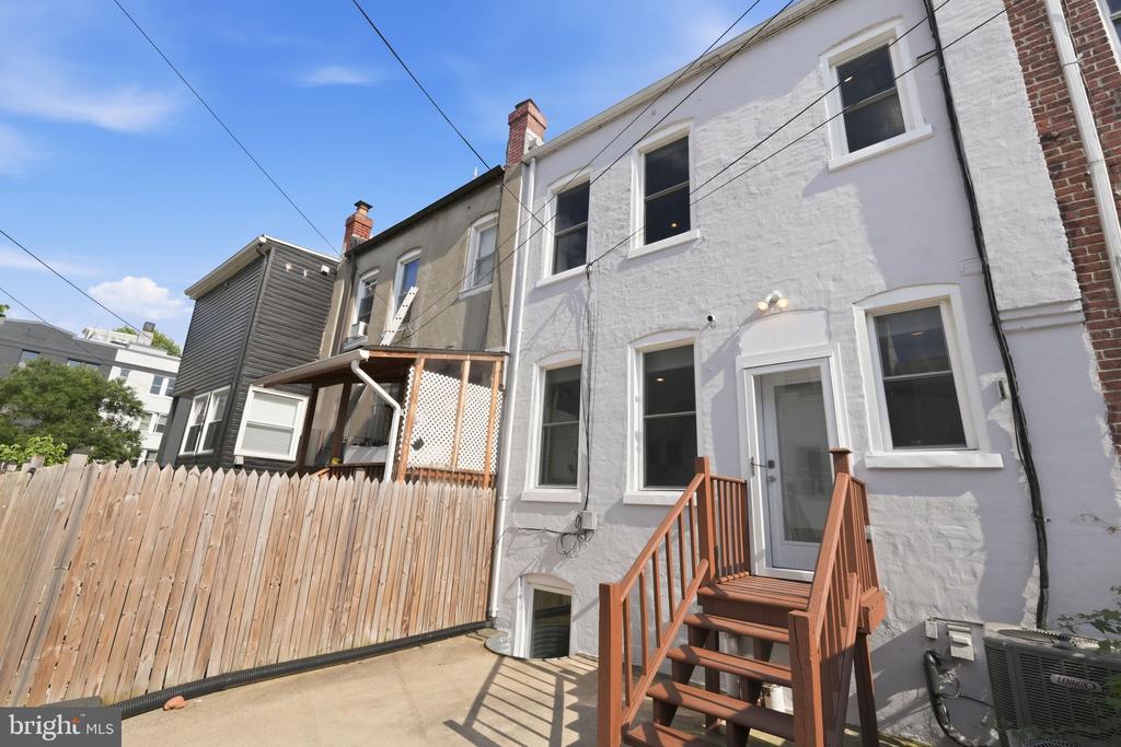 1005 IRVING STREET NW