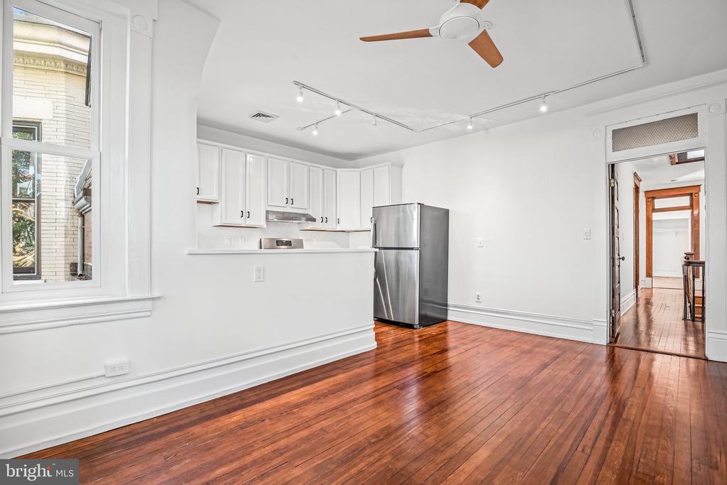 1856 MINTWOOD PLACE NW Unit: 5