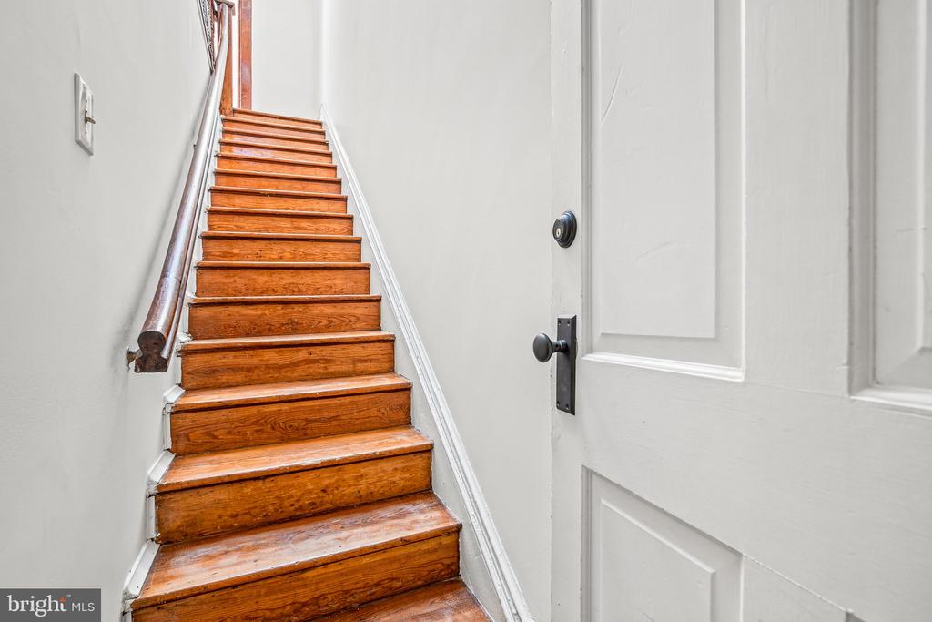 1856 MINTWOOD PLACE NW Unit: 5