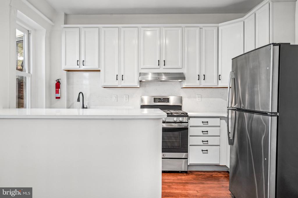 1856 MINTWOOD PLACE NW Unit: 5